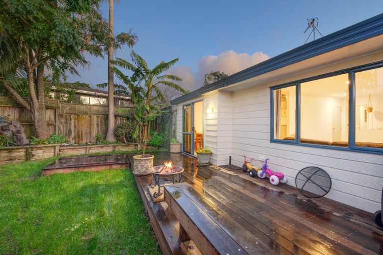 Photo of property in 23 Jelas Road, Red Beach, 0932