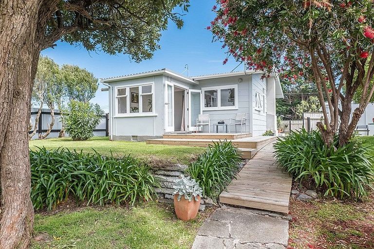 Photo of property in 22 Gawler Street, Te Horo Beach, Otaki, 5581