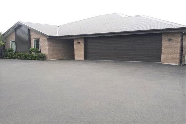 Photo of property in 8 Churchill Drive, Rangiora, 7400