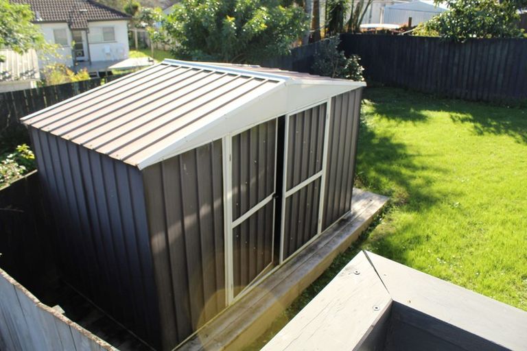 Photo of property in 1/9 Thistledew Place, Bayview, Auckland, 0629