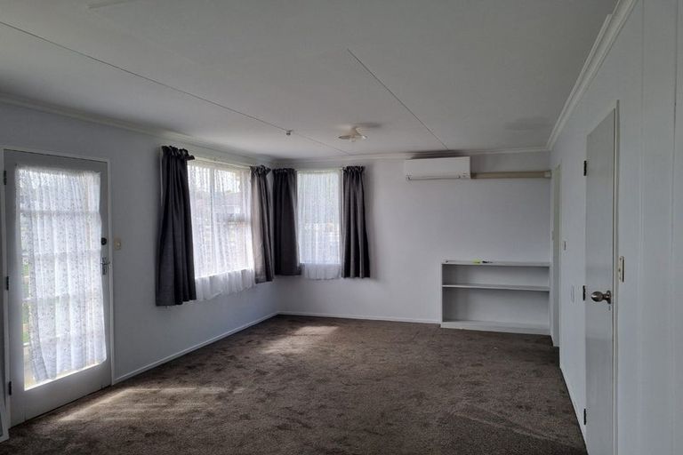 Photo of property in 1-12/71 Main Street, Mataura, 9712