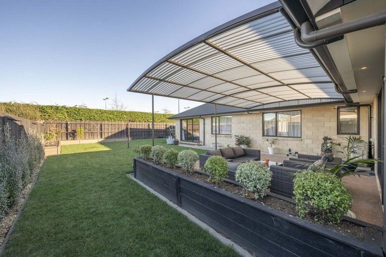 Photo of property in 35 Lilac Close, Cambridge, 3434