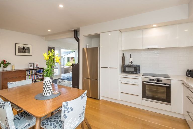 Photo of property in 98 Hamilton Avenue, Ilam, Christchurch, 8041