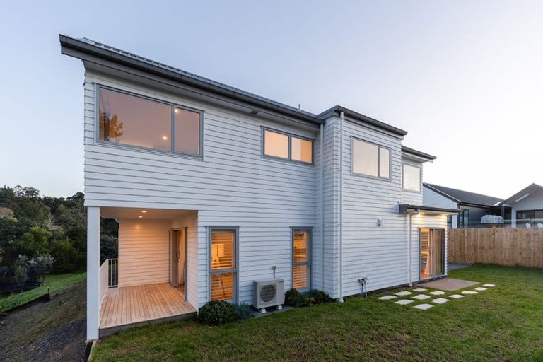 Photo of property in 69 Glenvar Ridge Road, Long Bay, Auckland, 0630