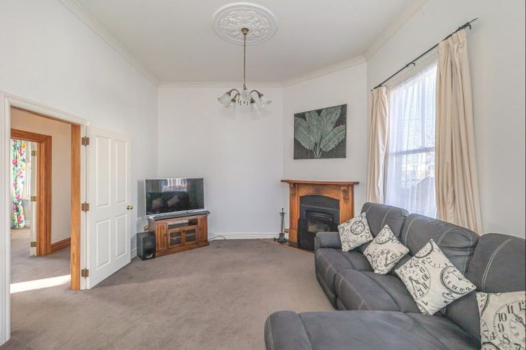 Photo of property in 22 Seddon Street, Levin, 5510