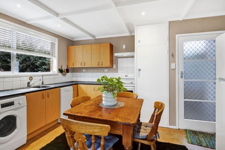 Photo of property in 2/6 Hood Place, Spotswood, New Plymouth, 4310