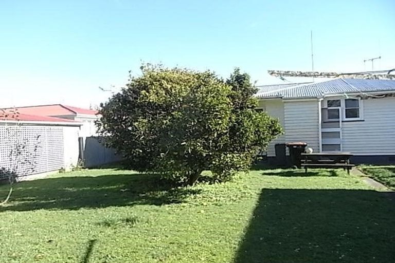 Photo of property in 28 Galway Avenue, Hokowhitu, Palmerston North, 4410