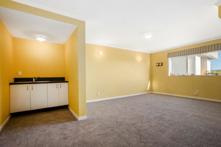 Photo of property in 48 Kiriwai Road, Paremata, Porirua, 5024