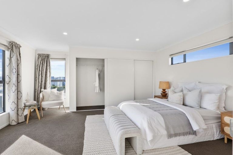Photo of property in 33 William Dawson Crescent, Wigram, Christchurch, 8025