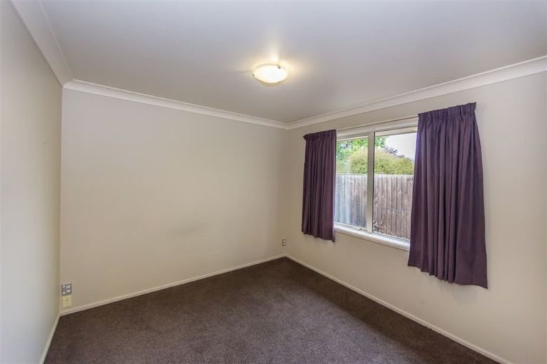 Photo of property in 2 Hawkins Place, Rangiora, 7400