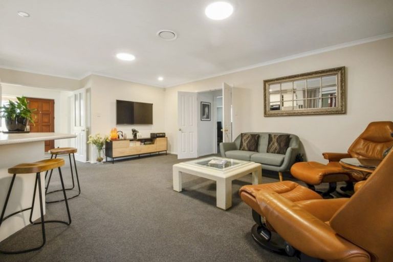 Photo of property in 34 Longford Park Drive, Takanini, 2112