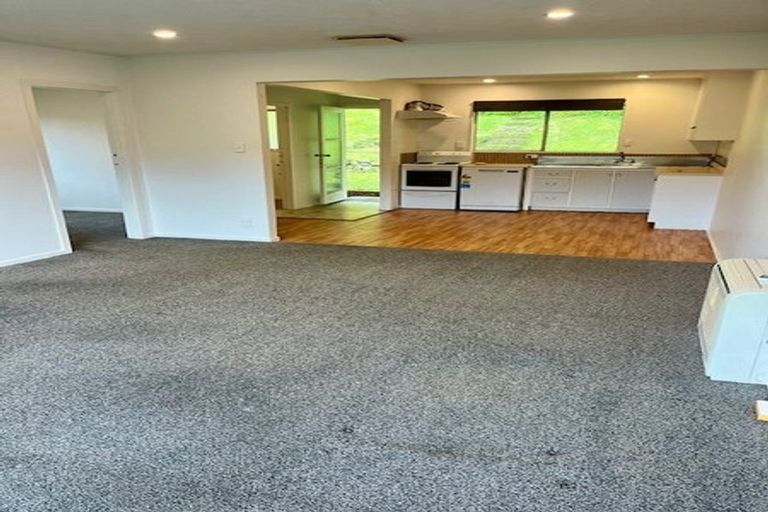 Photo of property in 2/159a Newlands Road, Newlands, Wellington, 6037