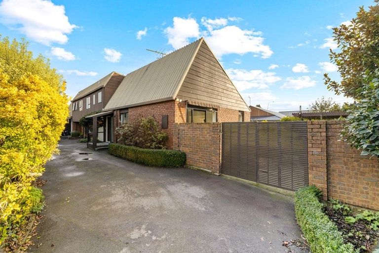 Photo of property in 1/25 Rubens Place, Burnside, Christchurch, 8053