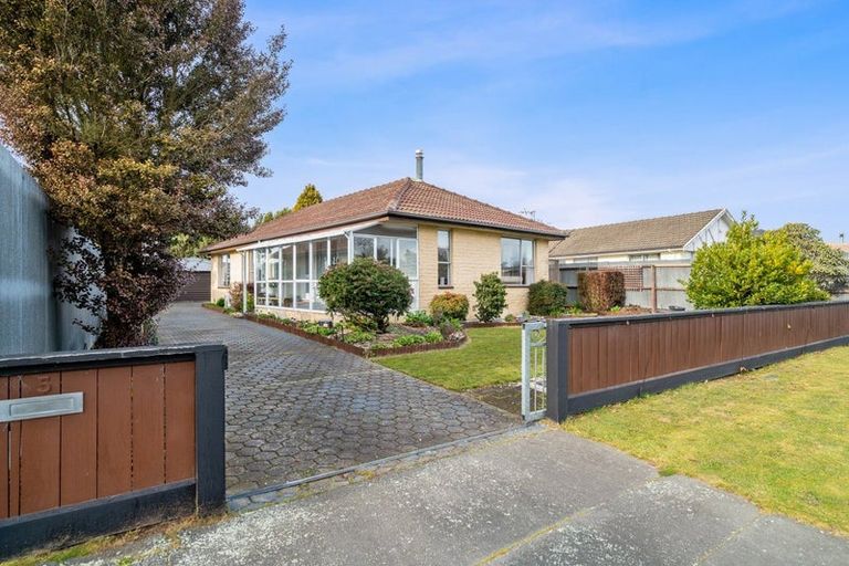 Photo of property in 5 Mckellar Place, Hornby, Christchurch, 8042