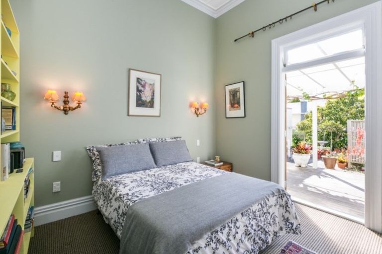 Photo of property in Finnis House, 31 Napier Terrace, Hospital Hill, Napier, 4110