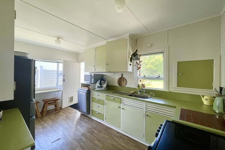 Photo of property in 9 Lismore Street, Strandon, New Plymouth, 4312