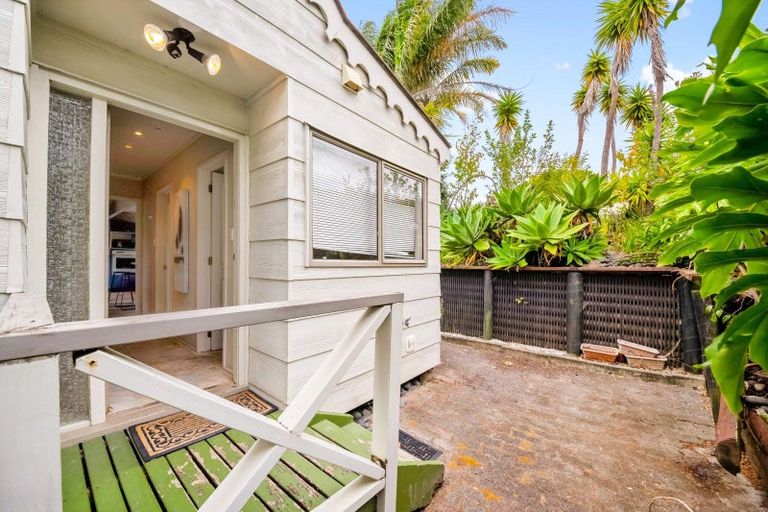 Photo of property in 85 Evelyn Road, Cockle Bay, Auckland, 2014