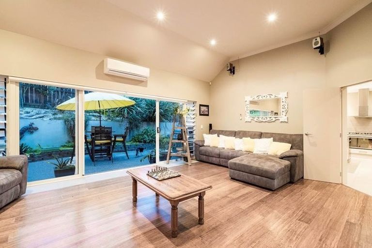 Photo of property in 5 Chateau Rise, Flat Bush, Auckland, 2016