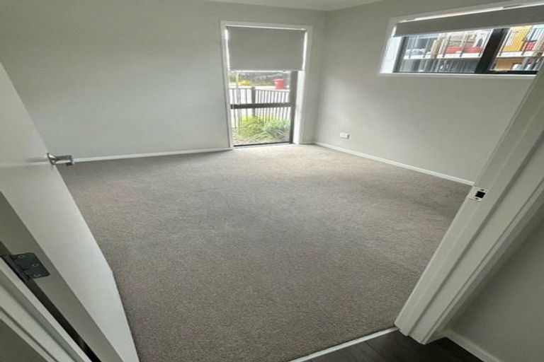 Photo of property in 2 Whakato Avenue, Kumeu, 0810