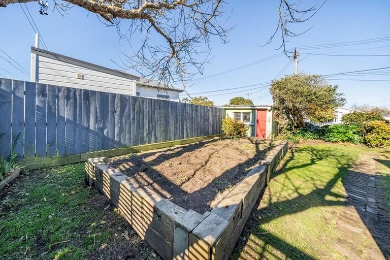 Photo of property in 35 Riddlers Crescent, Petone, Lower Hutt, 5012