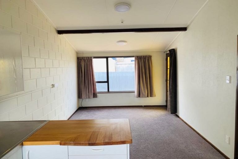 Photo of property in 1/181 Macandrew Road, South Dunedin, Dunedin, 9012