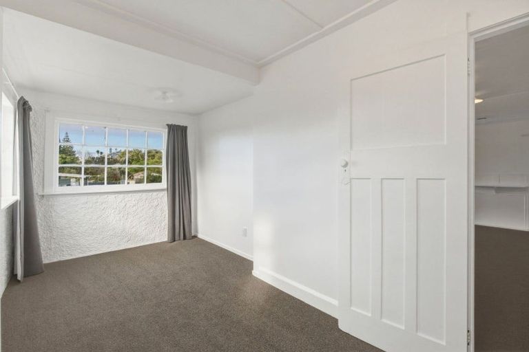 Photo of property in 15 Taupata Street, Castlecliff, Whanganui, 4501