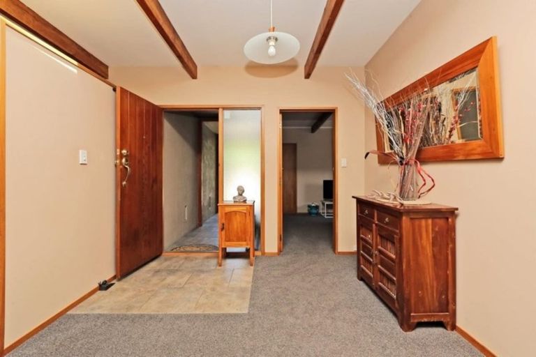 Photo of property in 17 Busby Hill, Havelock North, 4130