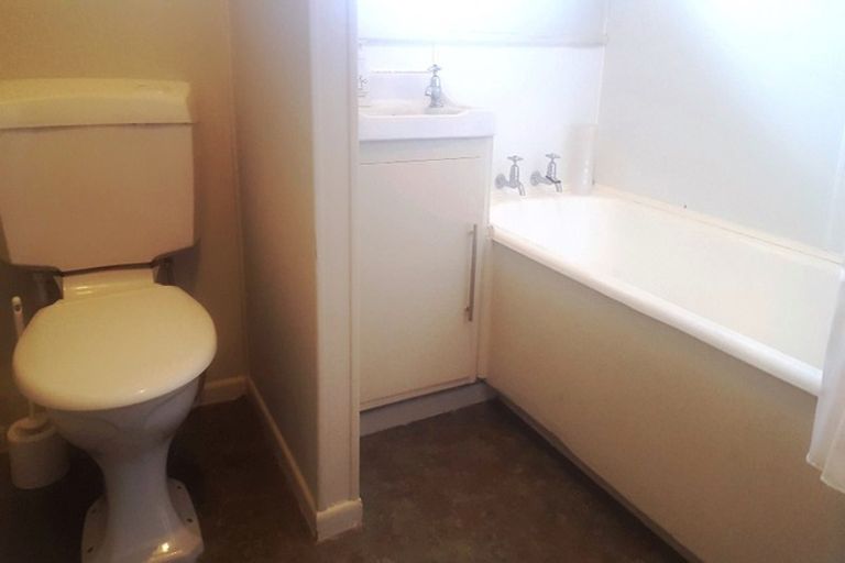 Photo of property in 3/2 Saltburn Road, Milford, Auckland, 0620