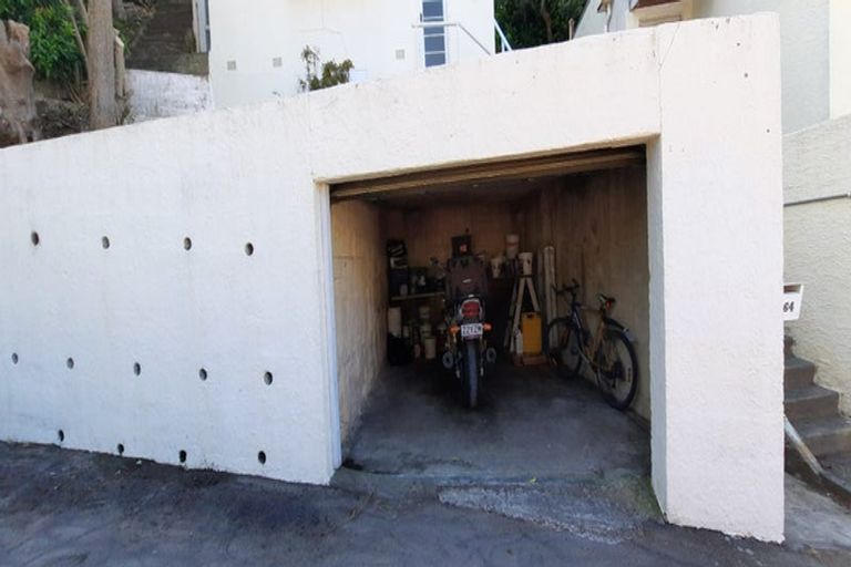 Photo of property in 64 Rolleston Street, Mount Cook, Wellington, 6021