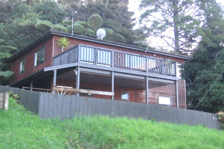 Photo of property in 39 Laingholm Drive, Laingholm, Auckland, 0604