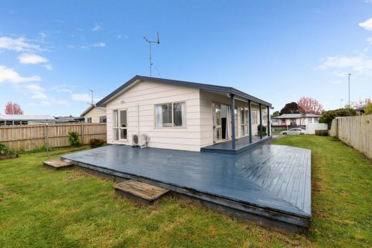 Photo of property in 37 Lloyd Drive, Nawton, Hamilton, 3200