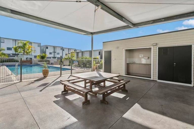 Photo of property in 29/7 Kelvin Hart Drive, East Tamaki, Auckland, 2013