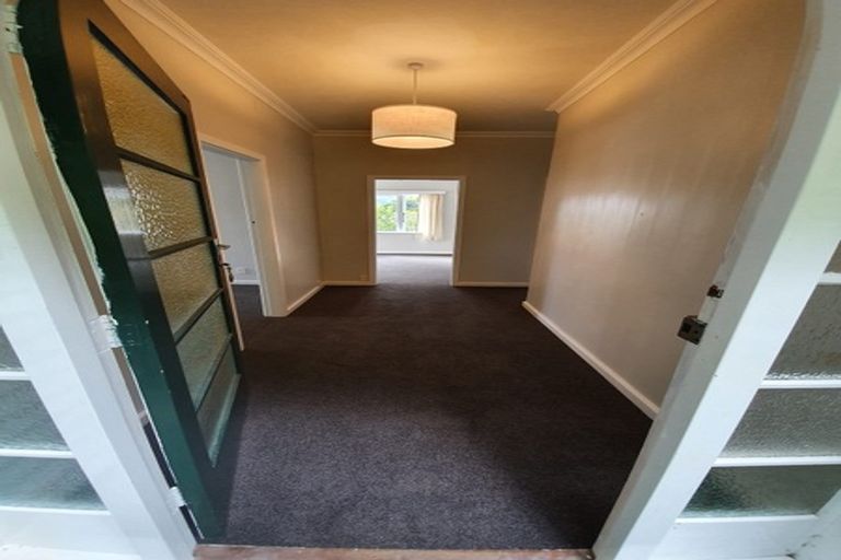 Photo of property in 12 Lytton Street, Wadestown, Wellington, 6012