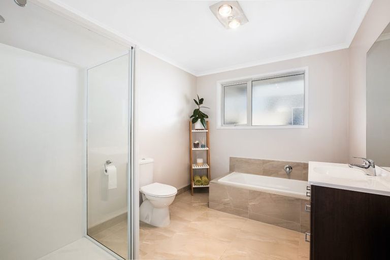 Photo of property in 31 Banks Boulevard, Whitby, Porirua, 5024