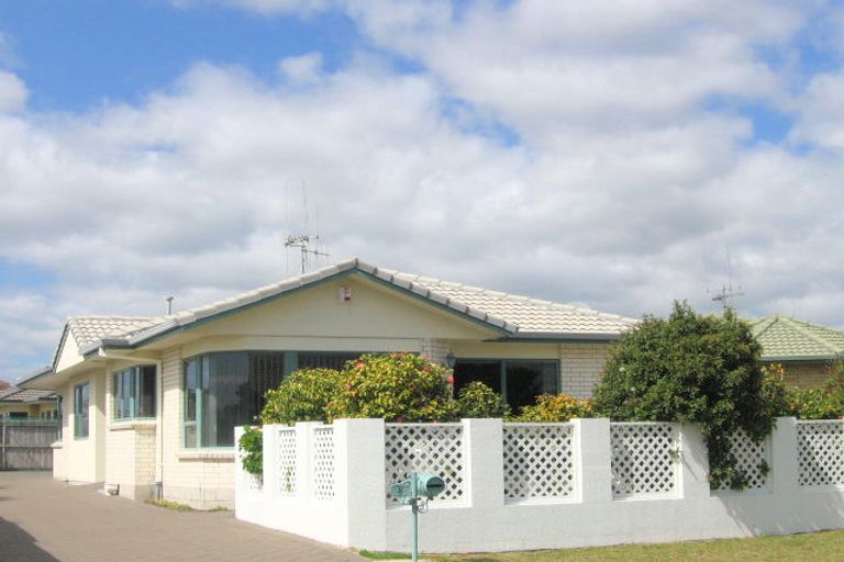 Photo of property in 5 Denny Hulme Drive, Mount Maunganui, 3116
