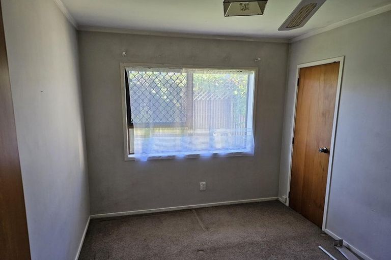 Photo of property in 1 Pinedale Place, Henderson, Auckland, 0610