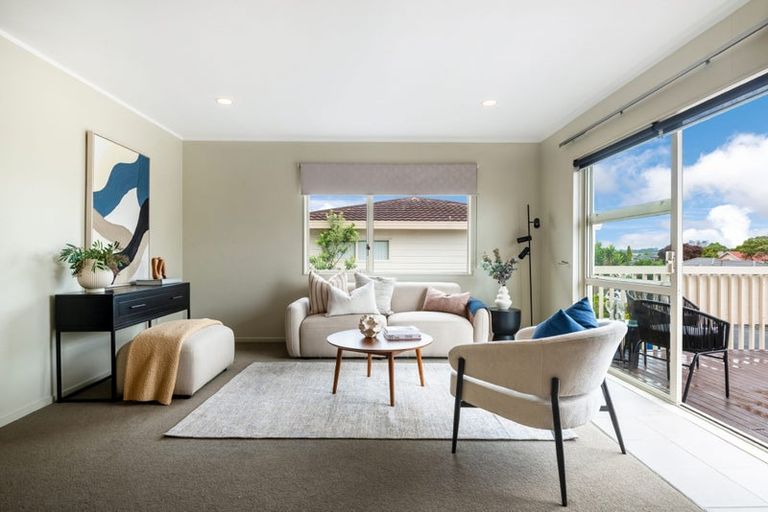 Photo of property in 1/44 Barbados Drive, Unsworth Heights, Auckland, 0632