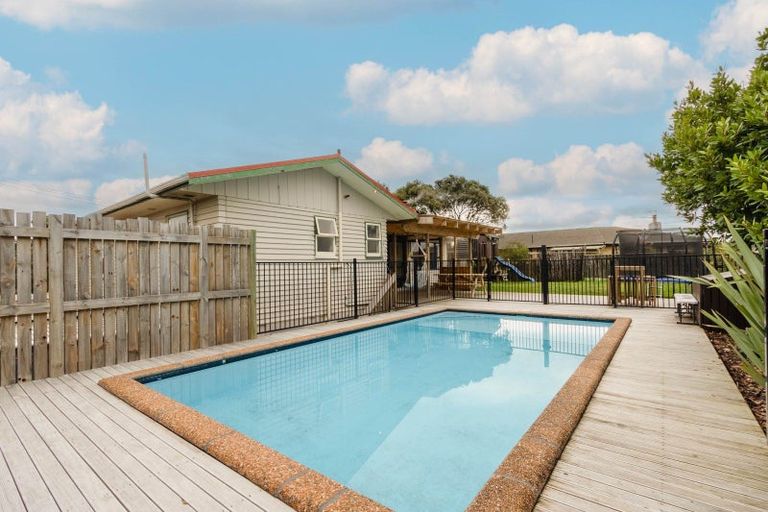 Photo of property in 89 Martin Road, Paraparaumu Beach, Paraparaumu, 5032