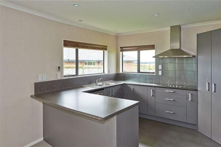 Photo of property in 157 Pacific Drive, Fitzherbert, Palmerston North, 4410