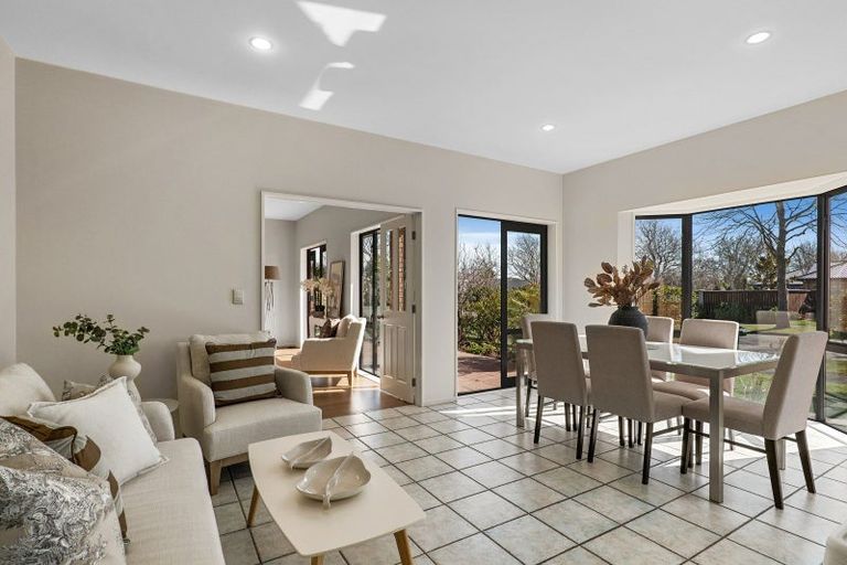 Photo of property in 2 Harrys Way, Redwood, Christchurch, 8051