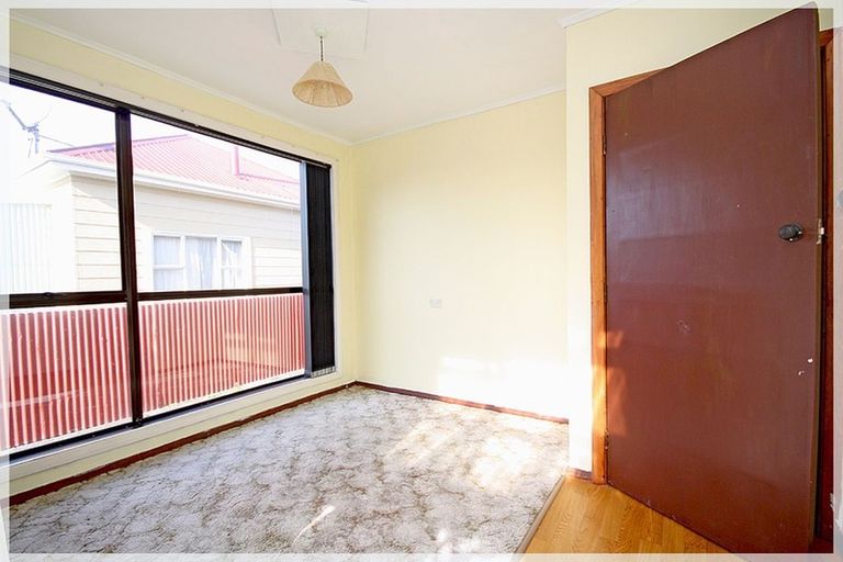 Photo of property in 17 Avenue Road, Foxton, 4814