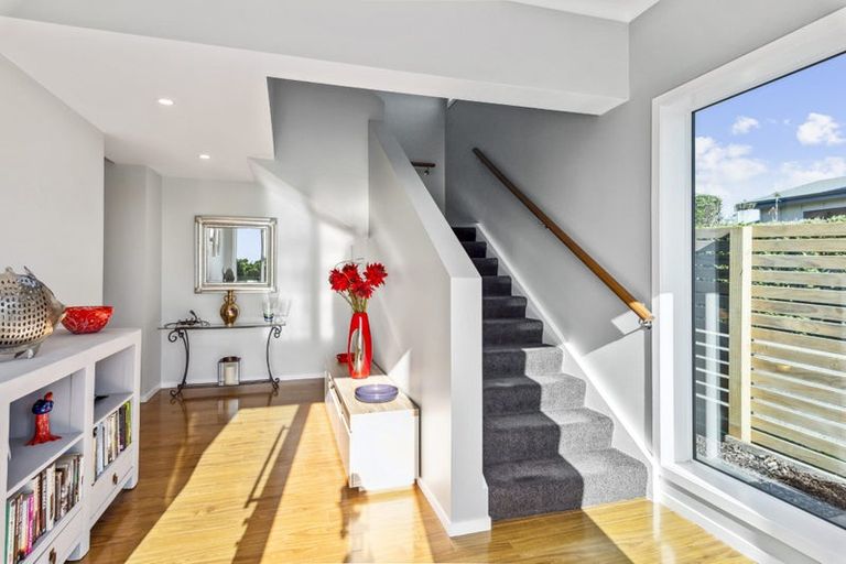 Photo of property in 156 Field Way, Waikanae Beach, Waikanae, 5036