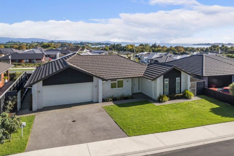 Photo of property in 91 Bert Wall Drive, Omokoroa, 3114