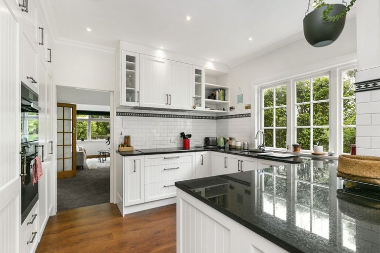 Photo of property in 38 Cashmere Avenue, Khandallah, Wellington, 6035