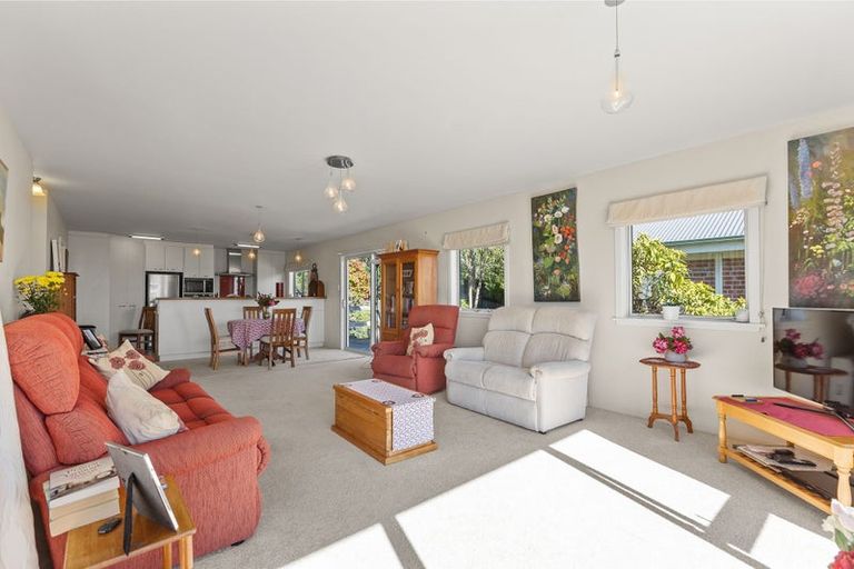 Photo of property in 2/8 Mccormacks Bay Road, Mount Pleasant, Christchurch, 8081