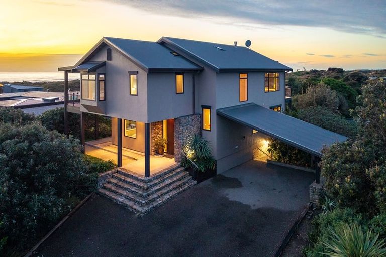 Photo of property in 8 Beachview Grove, Peka Peka, Waikanae, 5391