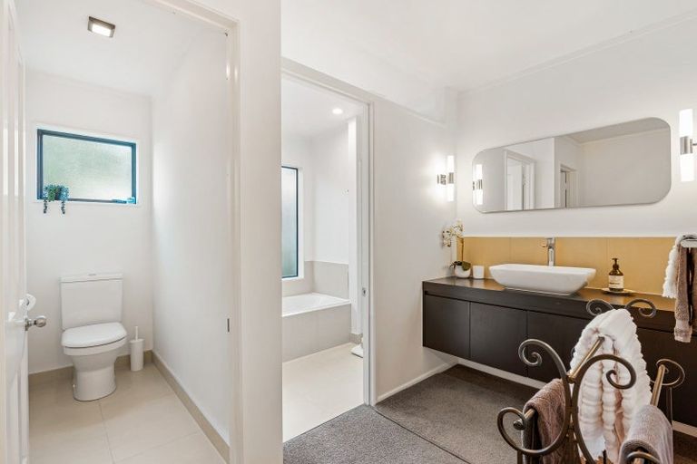 Photo of property in 28 Bellbird Rise, Murrays Bay, Auckland, 0630