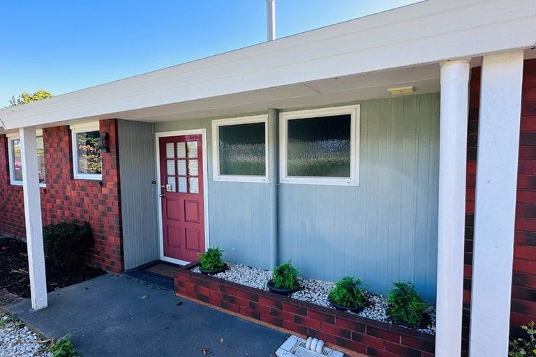 Photo of property in 2 Guildford Street, Burnside, Christchurch, 8053
