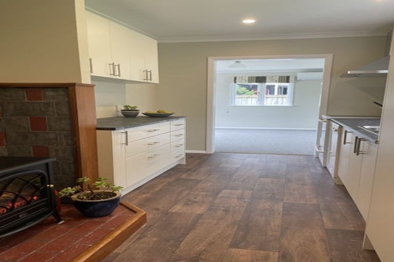 Photo of property in 3 Rowe Parade, Wainuiomata, Lower Hutt, 5014