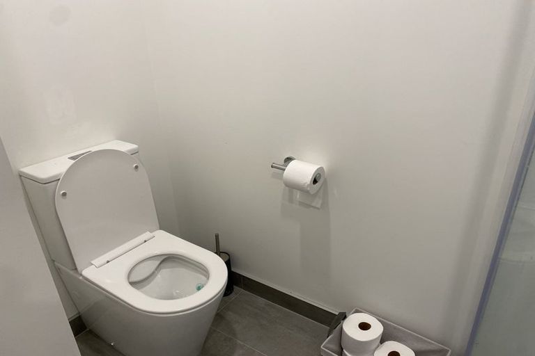 Photo of property in 2c Dianne Louise Drive, Half Moon Bay, Auckland, 2012